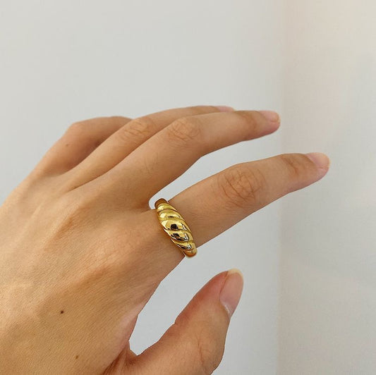 CROISSANT 14K GOLD PLATED RING